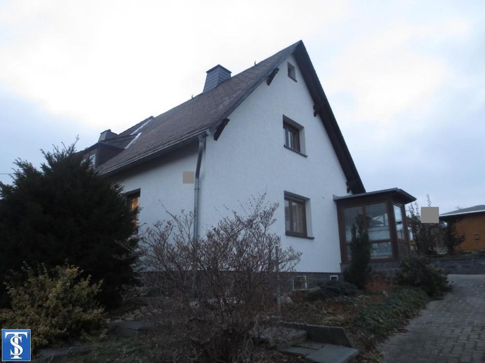 Schönes Einfamilienhaus als DHH mit Wintergarten, Kaminofen und Garage in idyllisch ruhiger Lage von Rodewisch in Rodewisch
