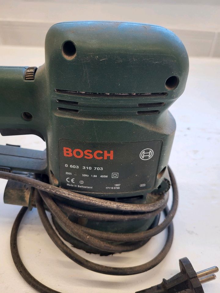 Bosch Exzenterschleifer PEX 12 AE mit Schleifpapier in Fredenbeck