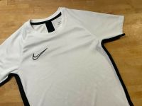 Nike Dri Fit Gr. S (128-137cm) Mecklenburg-Vorpommern - Bergen auf Rügen Vorschau