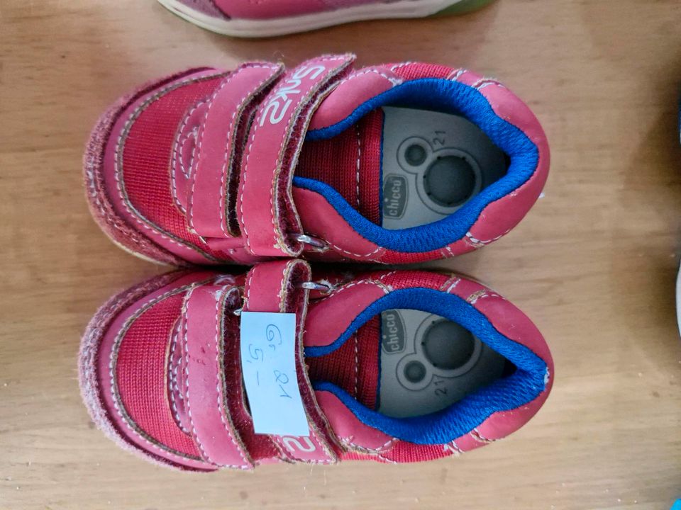 Kinderschuhe, Turnschuhe, Hausschuhe, Crocs, Sandalen 21,23,24,26 in Ehingen Mittelfr