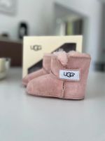 UGG Erin - Krabbelschuhe 12-18 Monate Baby Boots Stuttgart - Stuttgart-Süd Vorschau