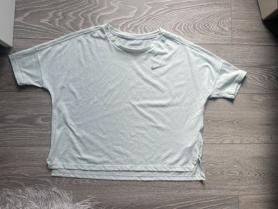 Nike Dry Fit Tshirt Damen Mint L in Düsseldorf