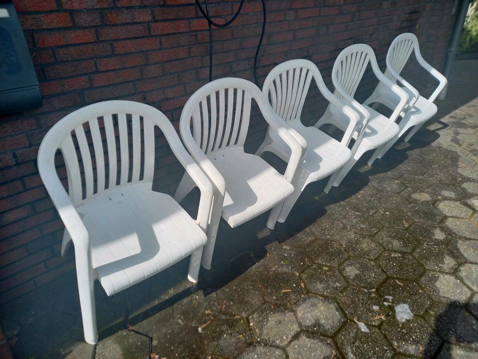 5 hochwertige Gartenstühle aus Kunststoff  zu verkaufen in Emden