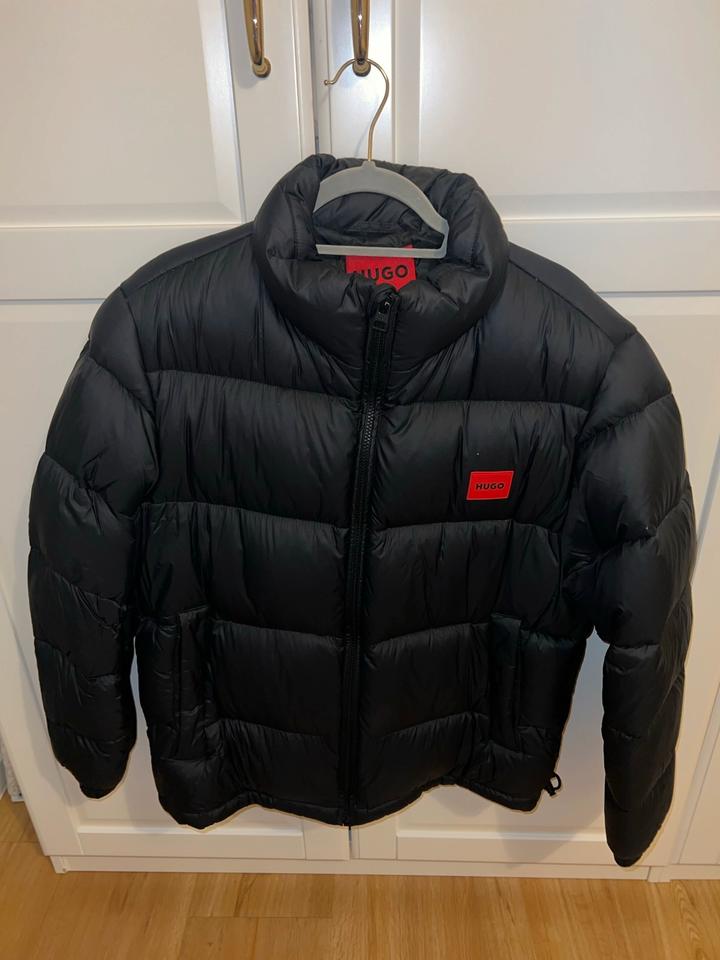 Hugo Boss Daunenjacke in Bremen