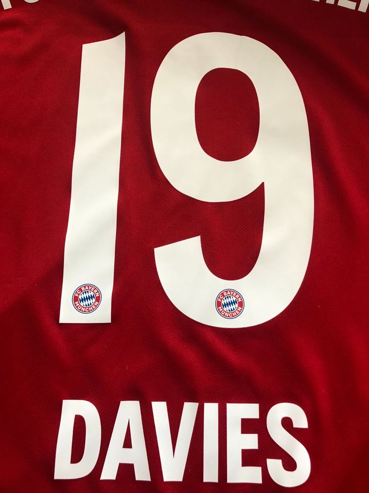 FC Bayern München Heimtrikot Größe L in Berlin