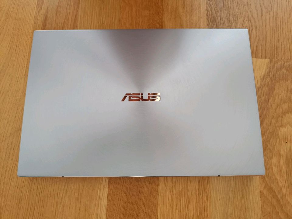 ASUS ZenBook 14 UM431DA in Berlin