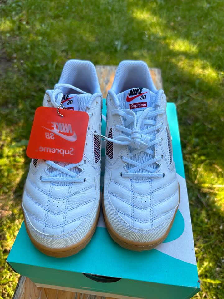 Nike SB Gato Supreme White (Gr. 42,5 / 9) Ungetragen in Berlin