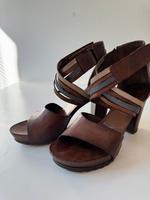 A.S.98 High Heel mit Blockabsatz Köln - Ostheim Vorschau