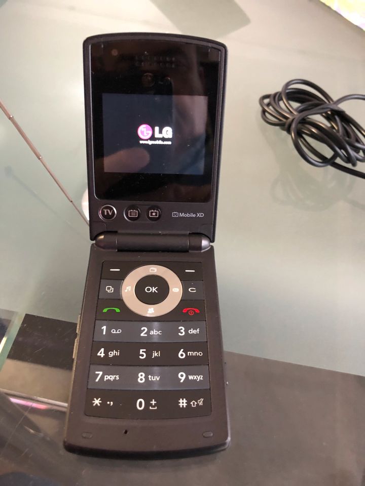 LG Handy klappbar mit DVBT und Radio in Baesweiler