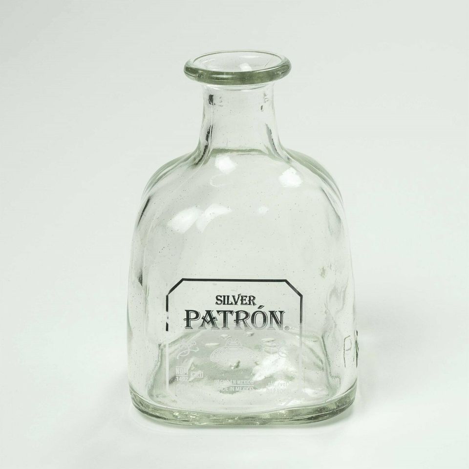 Patron Tequila Blumen Vase 200ml Flasche Deko Leer Bar Tisch klar in Pforzheim