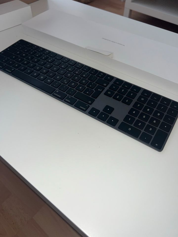 Apple Magic Keyboard mit Nummernblock -Wie Neu- seltene Farbe in Düsseldorf