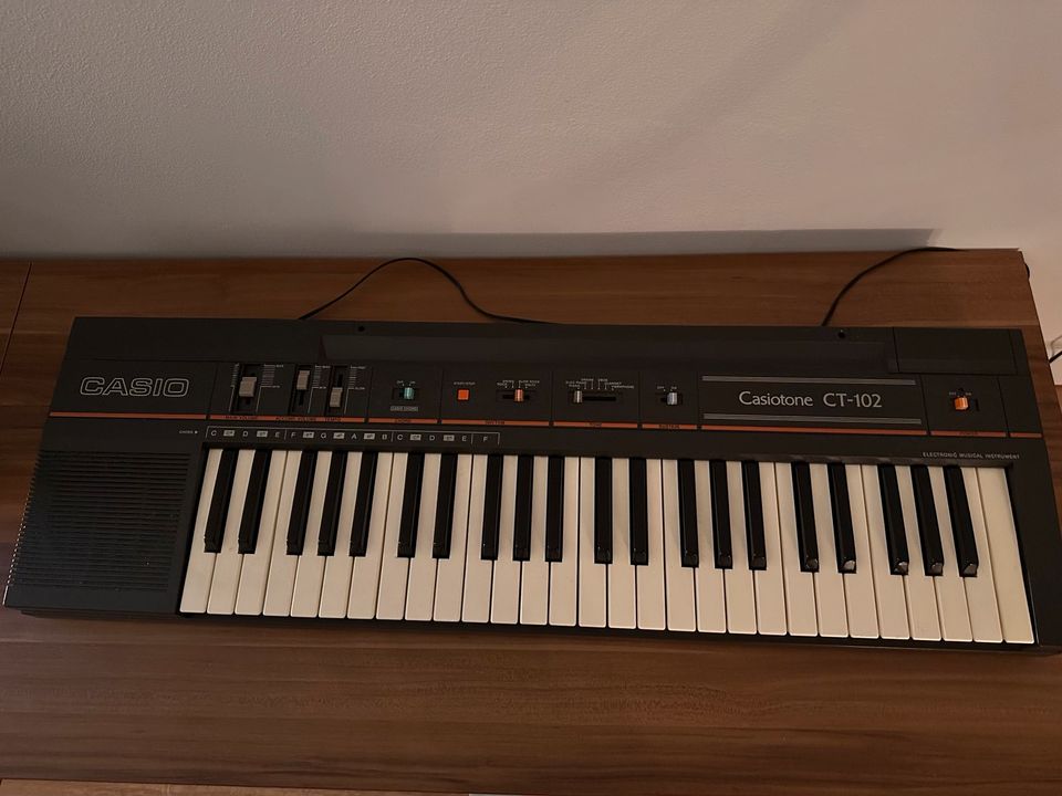 Casio Keyboard Casiotone CT-102 in Düsseldorf