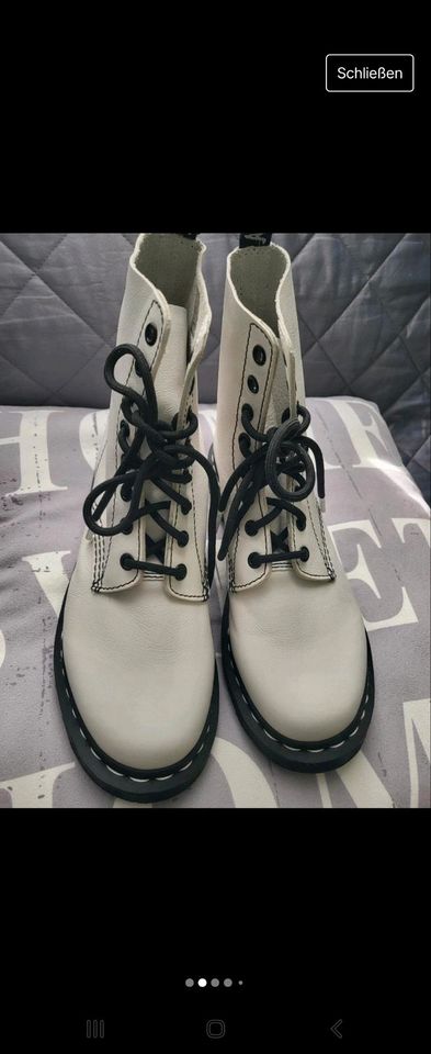 Dr Martens Gr.39  weiß, schwarz NEU in Hamburg