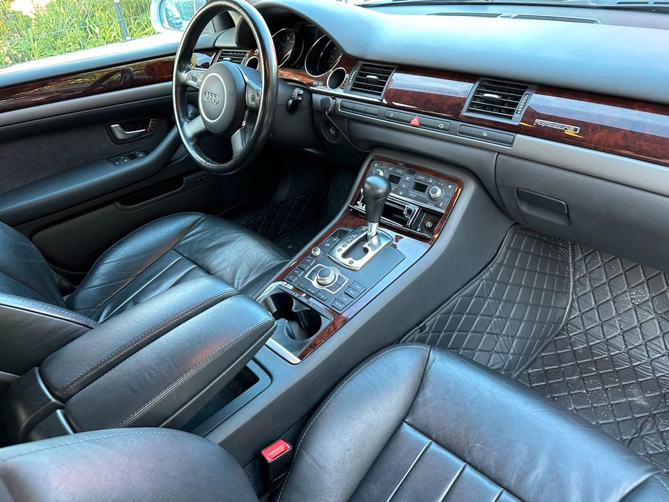 Audi A8 4.2 Quattro 8xbereift Automatik CarPlay in Regensburg