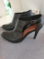 schöne Damen Sommer Hochfront Pumps, Gr. 37, schwarz Berlin - Spandau Vorschau