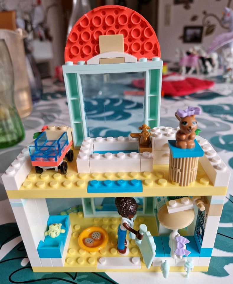 Lego Friends, Tierklinik 41695, guter Zustand in Söhrewald