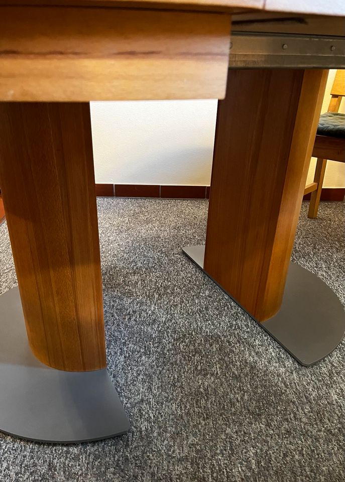 Tisch/Esstisch rund ø 120 cm / oval 165 cm in Ahlen