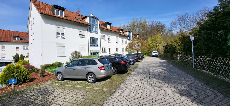 Schöne EG Wohnung mit Terrasse und Blick in den Park, zzgl. PKW Stellplatz in Delitzsch