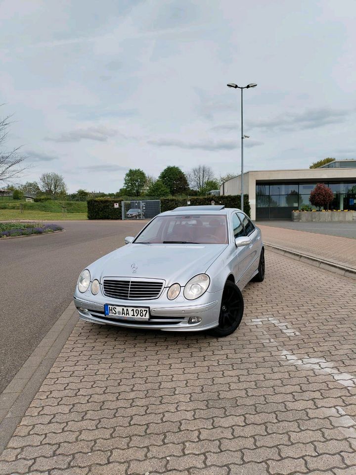 Mercedes Benz w211 e280 4 matic automatic tüv bis 05.2025 in Wassenberg