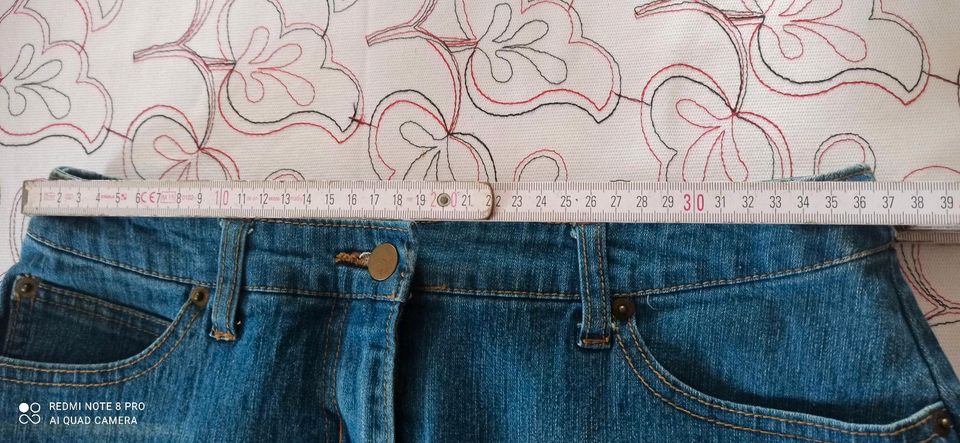 Minirock Jeans(strechig) Stoff schw.mit Spitze+Pailletten Gr. 38M in Eldena