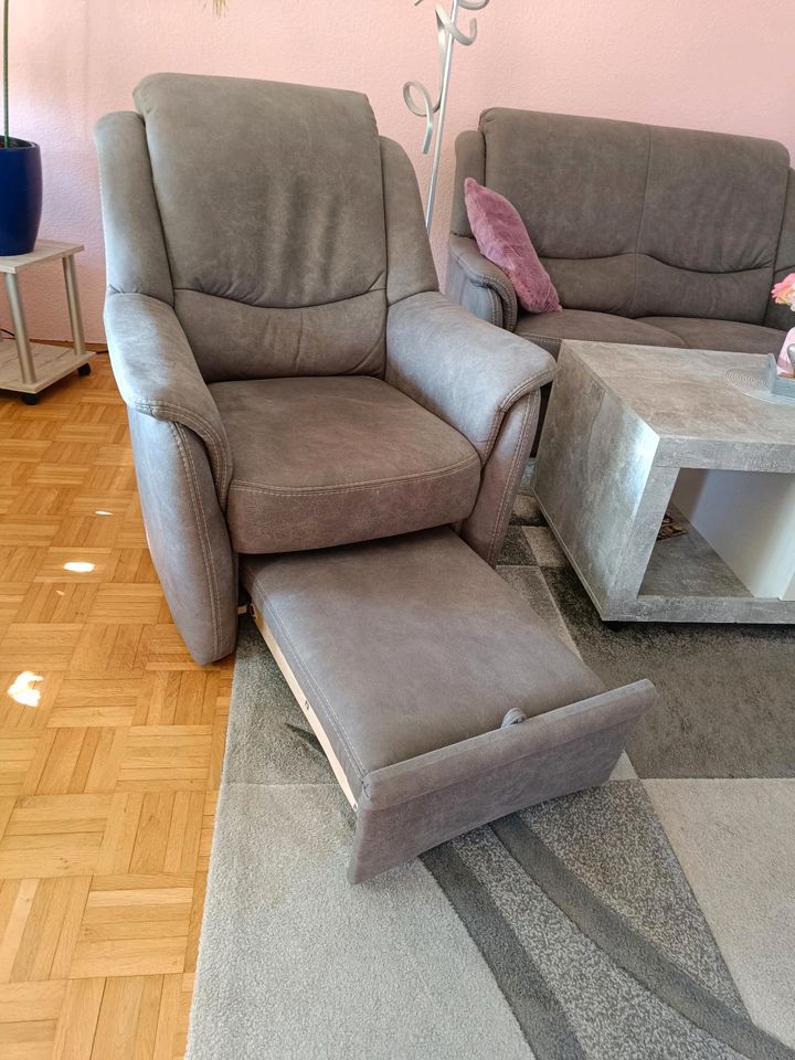 Hochwertiges 2er Sofa mit 2 Sessel / Grau in Kamen