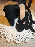 High heels mit Blockabsatz in Schwarz vorne mit Schleife/ Knoten Hessen - Bad Vilbel Vorschau