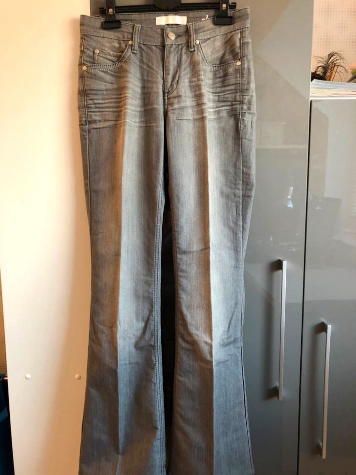 MAC Jeans mit Strass Mod. Alexa Boot Aruba, Gr.36, Boot-Cut in Plön 