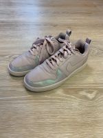 Sneaker Nike flieder lavendel holographisch Gr 39 Baden-Württemberg - Horb am Neckar Vorschau