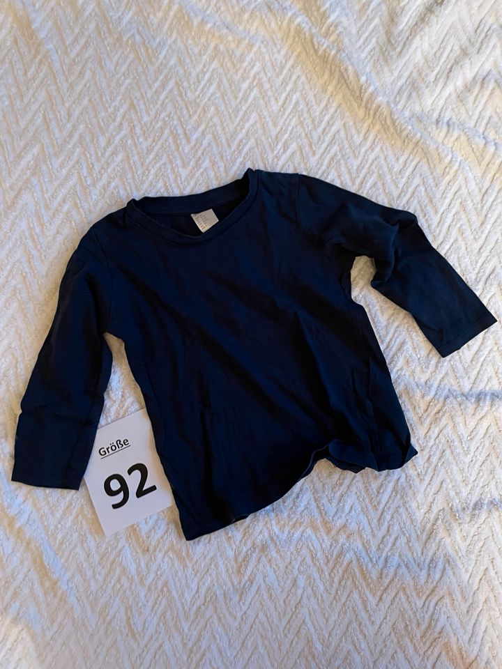 Kinderkleidung Jungen Gr. 92 T-Shirts, Sweatshirts… in Lingen (Ems)