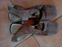 Sandalen mit leichtem Absatz Gr. 38 beige in Krokooptik Thüringen - Meiningen Vorschau