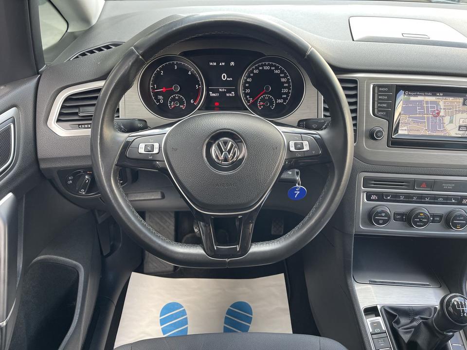 Volkswagen Golf Sportsvan 1.6 TDI Comfortline AHK Navi PDC in Garbsen
