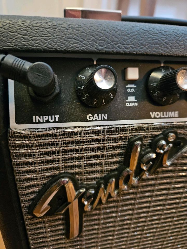 Fender Frontman 10G Combo Gitarrenverstärker in München