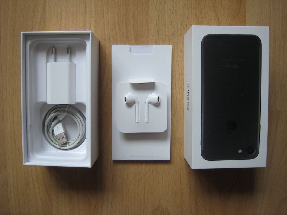 Apple iPhone 7  32 GB schwarz ohne Simlock in Heidenheim an der Brenz