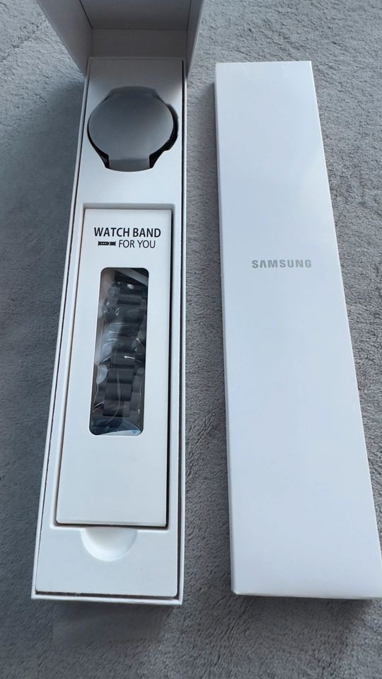 Samsung Galaxy Watch 6 Classic LTE 47mm Smartwatch in Langenhagen