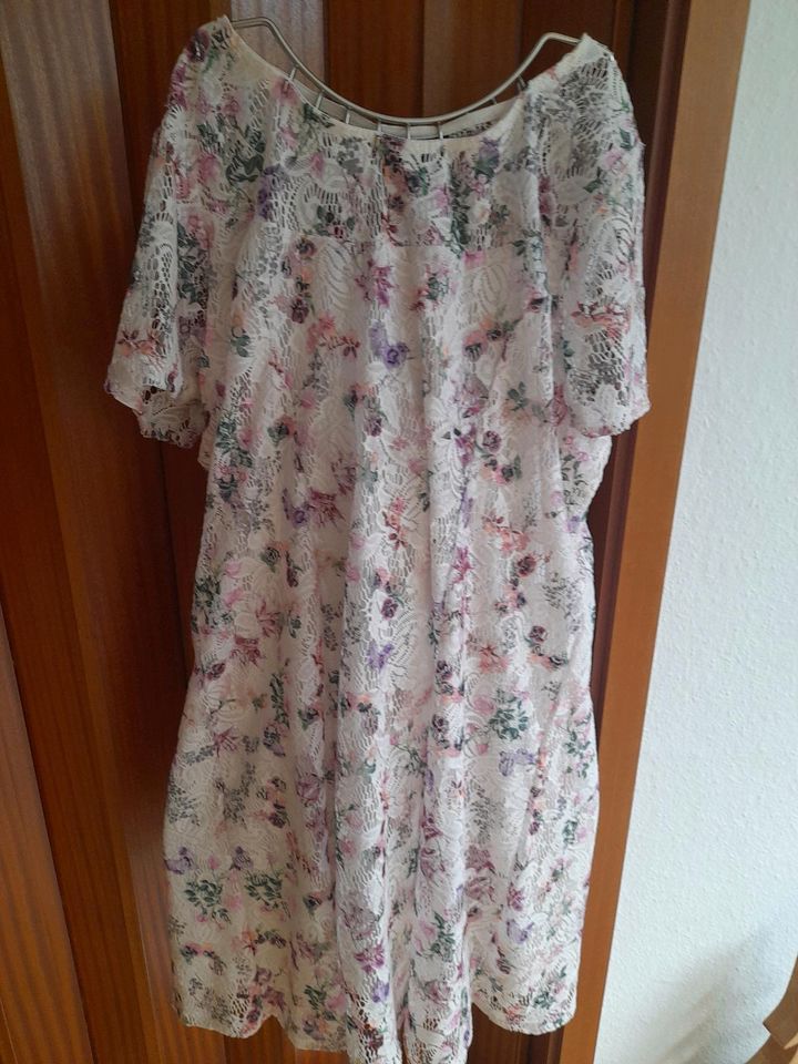 Hübsches Sommerkleid Spitzen in Karlsruhe