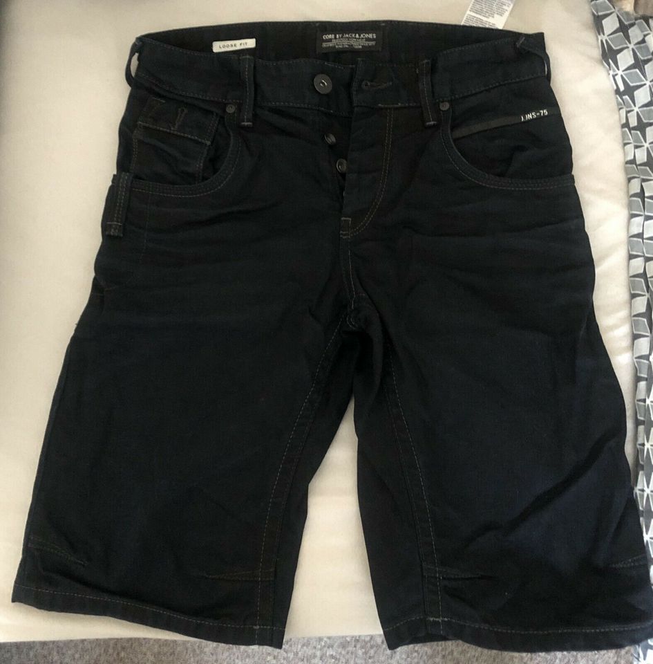 Core Jack & Jones kurze Hose Jeans Größe S, dunkel blau in Rollwitz