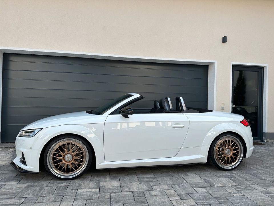 Audi TTs Cabrio +++ Keramik, wenig km, Wabengrill, MbDesign in Mönchberg