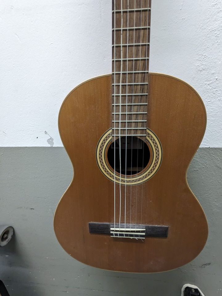 La Mancha Rubi CM Akustik Gitarre für Erwachsene in München