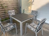 Gartentisch und -Stühle inkl. Auflagen Hannover - Kirchrode-Bemerode-Wülferode Vorschau