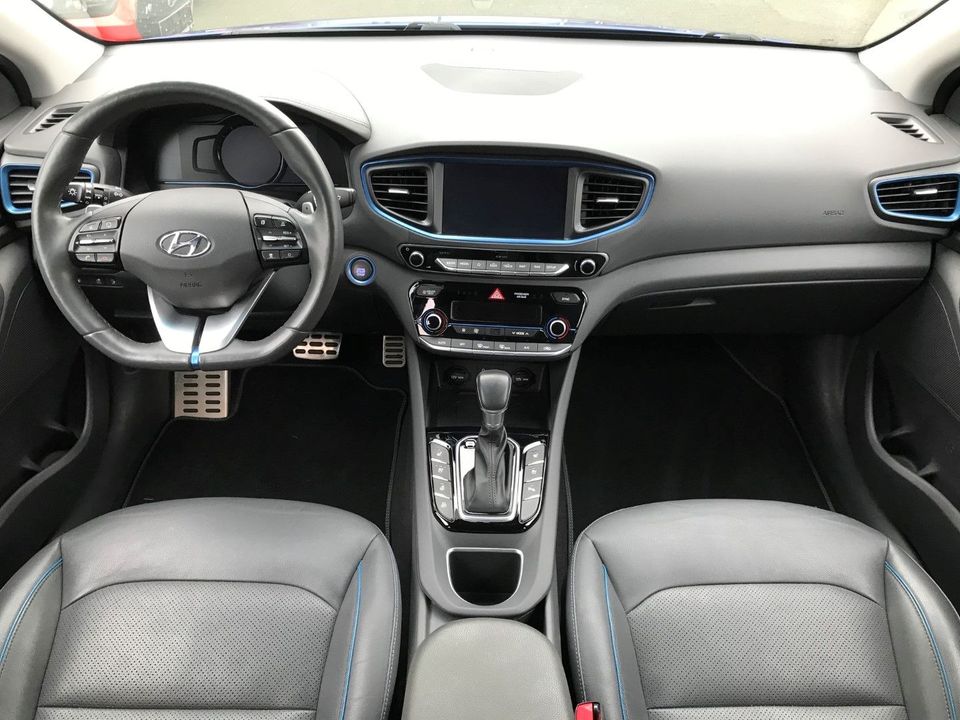 Hyundai IONIQ Plug-In-Hybrid 1.6 GDI Premium Automatik in Berlin