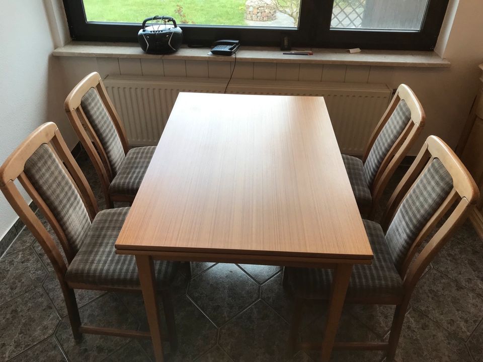 Esstisch ausziehbar und 4 Stühle oder Bett 2.00 x 0,90 Meter VK in Wismar