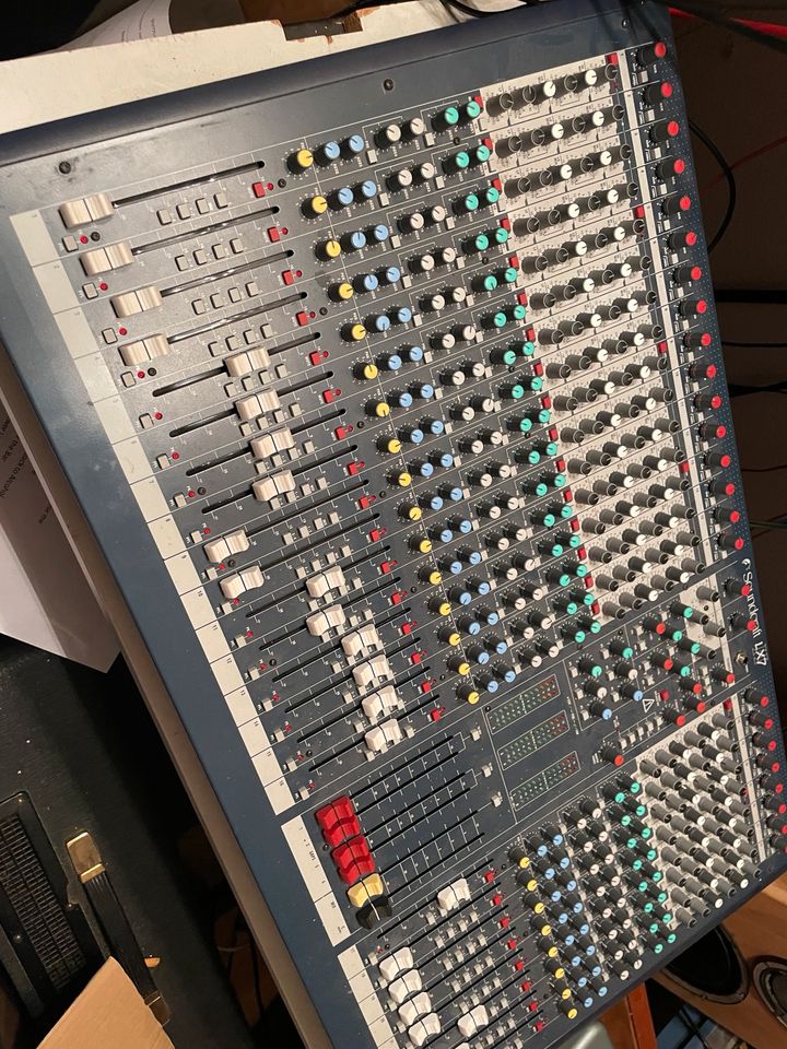 Mischpult 24 Kanal analog Soundcraft LX7 in Telgte