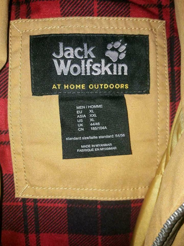 Jack Wolfskin Parka Jacke Neuwertiger Zustand 1 mal angezogen in Kerpen