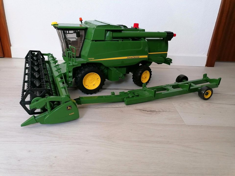 Bruder John Deere set Mähdrescher Traktor Strohpresse in Hagenow