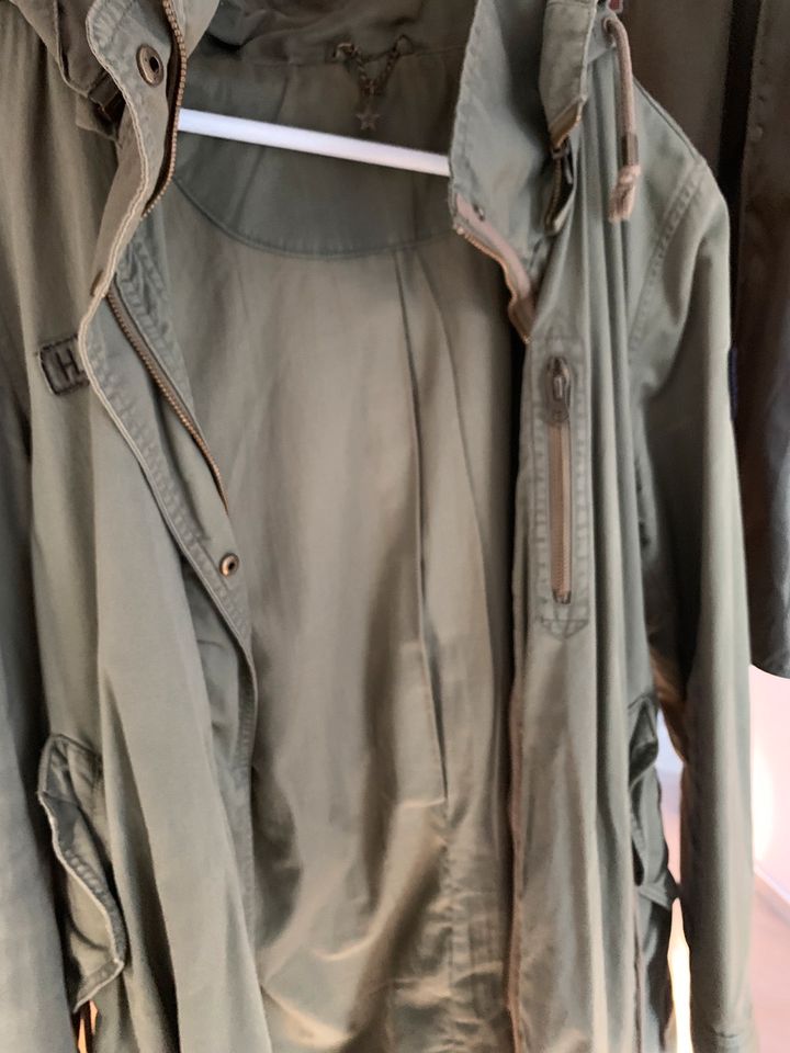 Parka army Jacke Damen Gr. S Tommy Hilfiger Khaki gefüttert in Edemissen