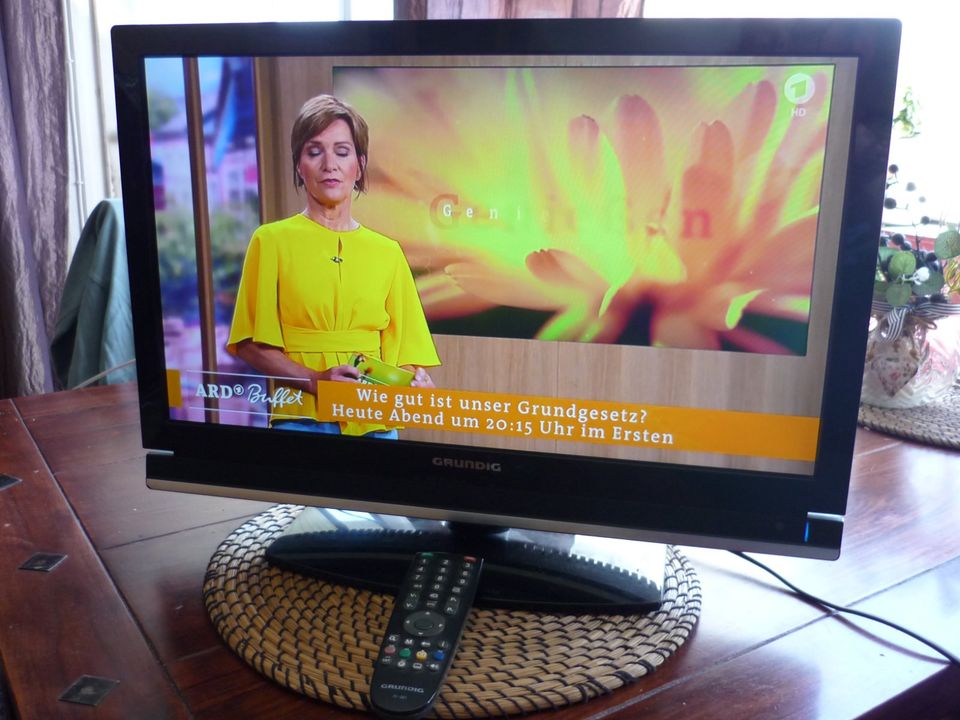 Grundig LCD-TV 22 Zoll voll funktionstüchtig mit Fernbedienung . in Berlin
