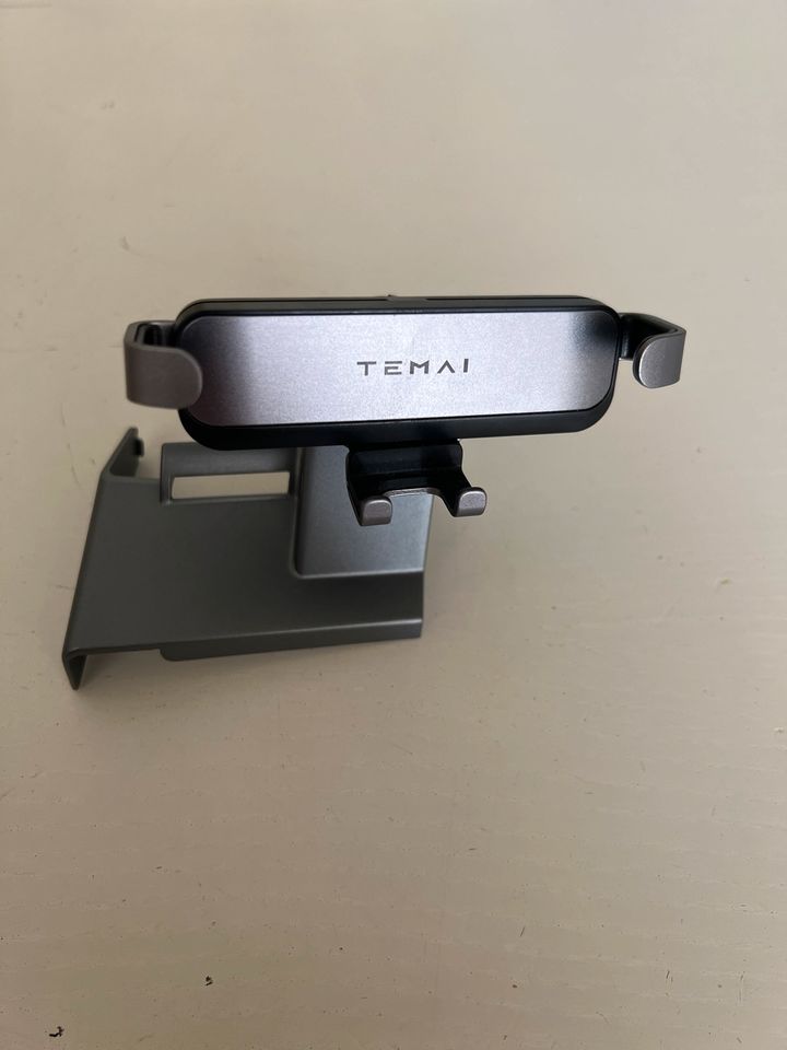 Tesla Model 3 Handy Halter in Wesseling