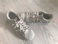 Sneaker/Sportschuhe, Größe 38 Nordrhein-Westfalen - Leverkusen Vorschau