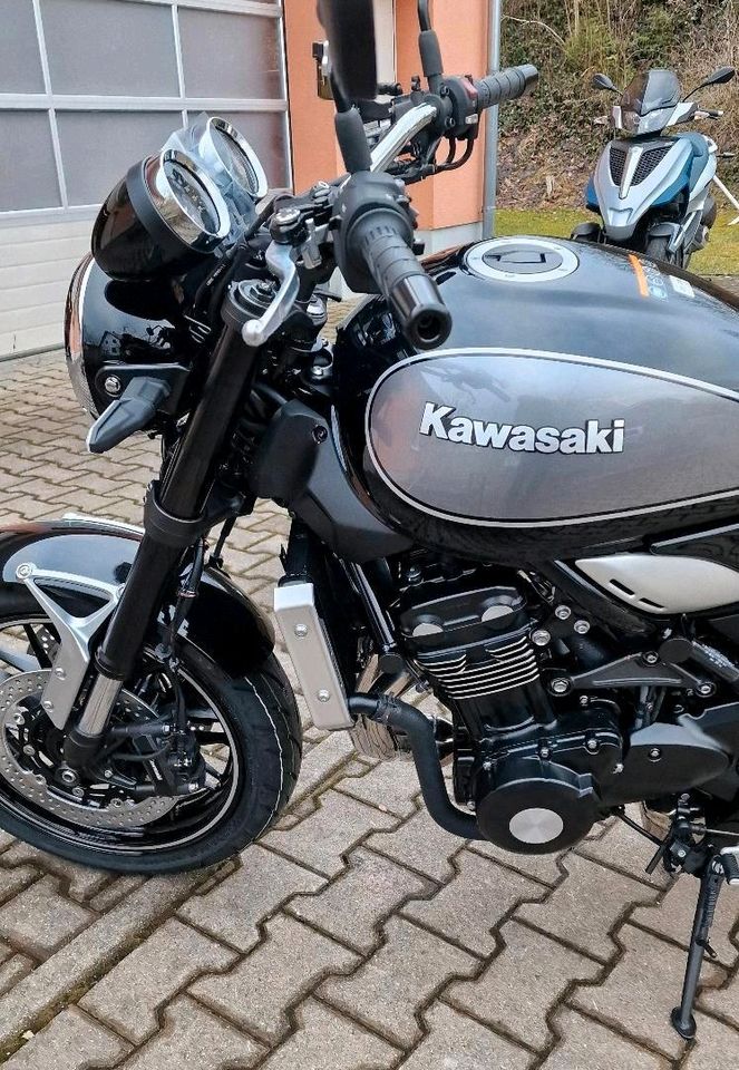 Kawasaki Z900RS **Schwarz/Grau**Mod.2024 in Kammeltal