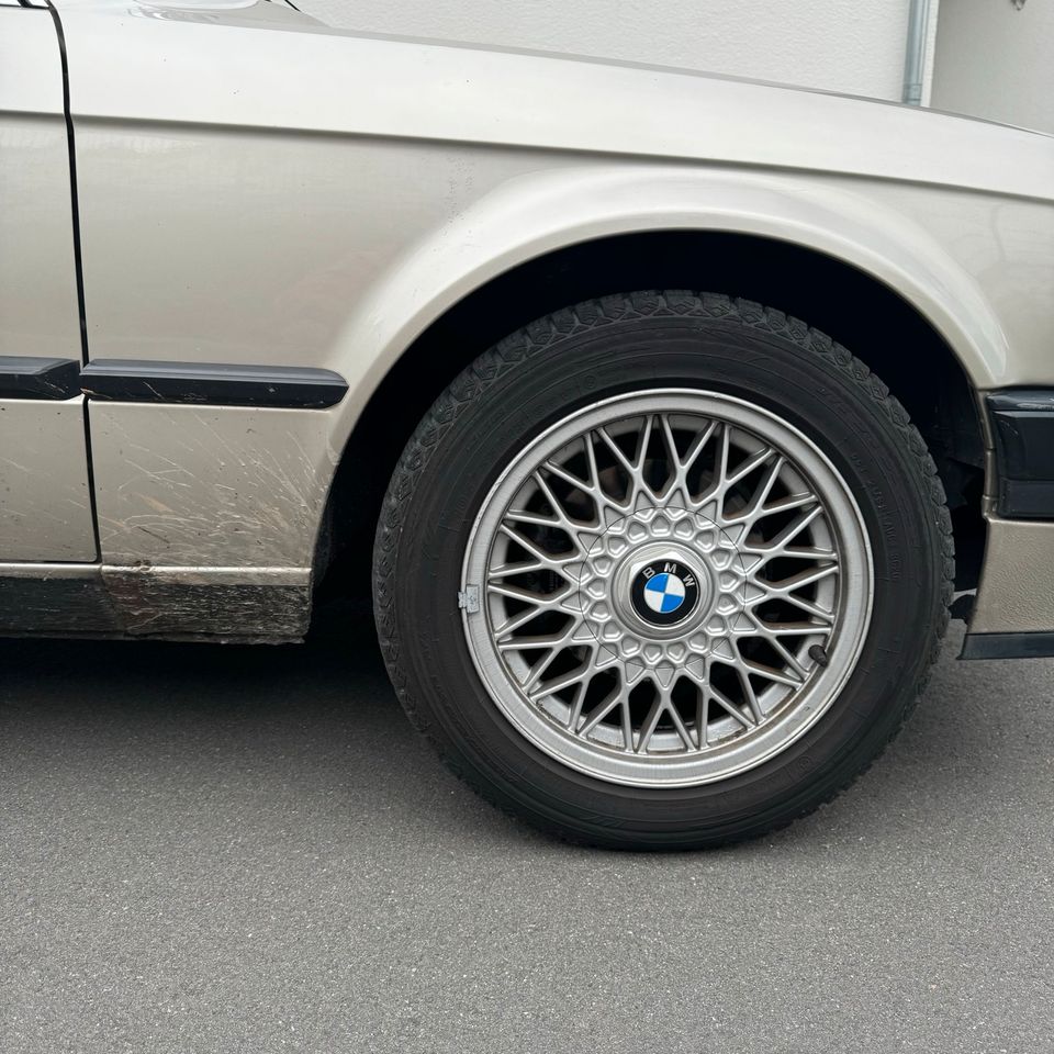 BMW E30 Automatik + TÜV BBS in Darmstadt